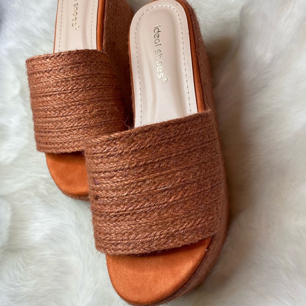 [Ideal shoes ] flatforms from pretty little thing